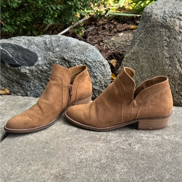 DV by Dolce Vita Brown Suede Ankle Booties 6 - Picture 2 of 8